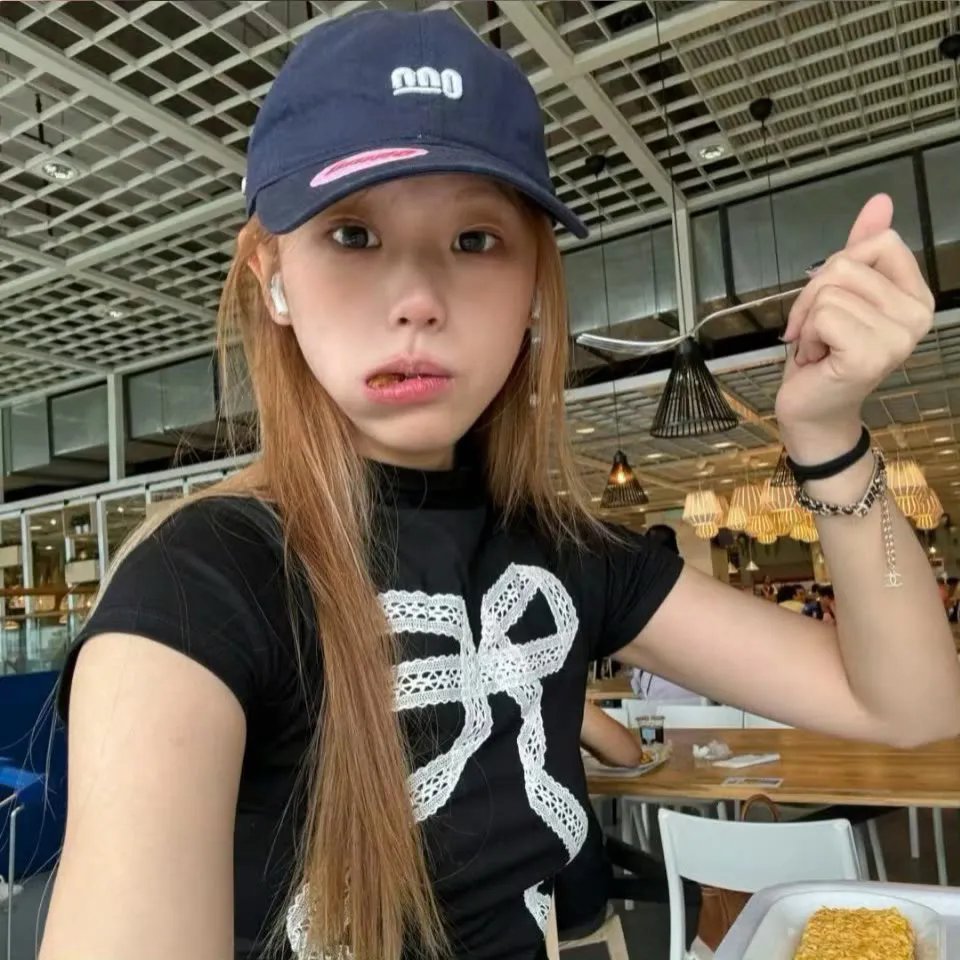 罗特岛的妇女